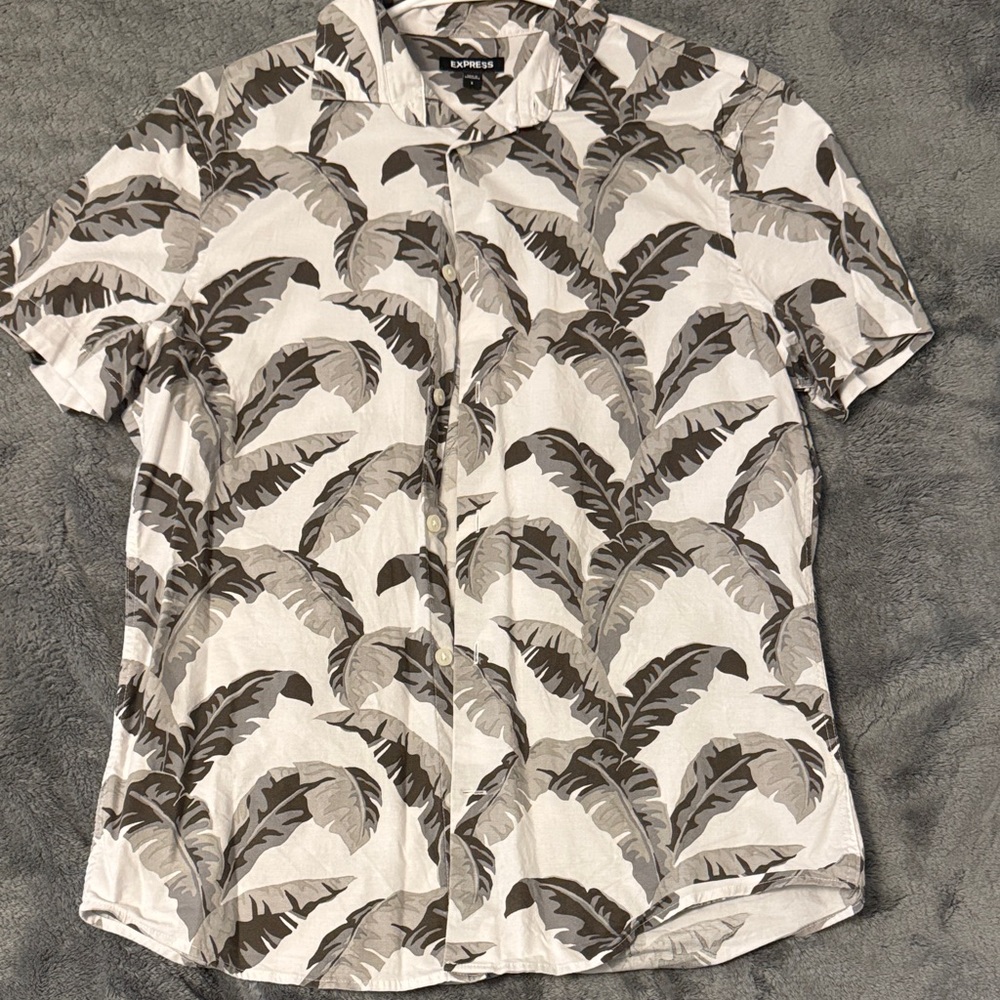 Express Men's Leaf Pattern Shirt in Gray and White